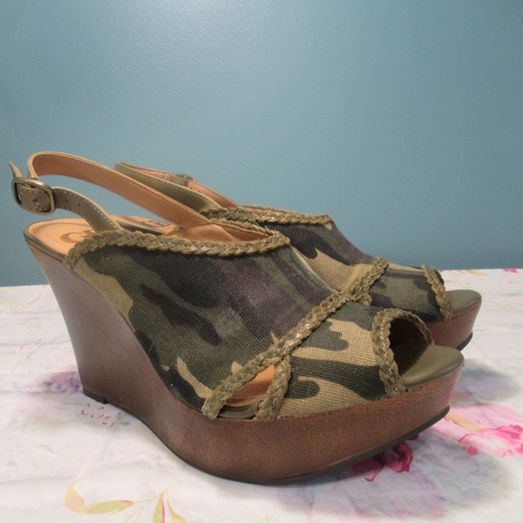 camouflage wedge sandals